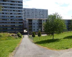 Vadmyra boligforening er en af Bergens største med 551 lejligheder fordelt på fire høje og seks lave boligblokke.